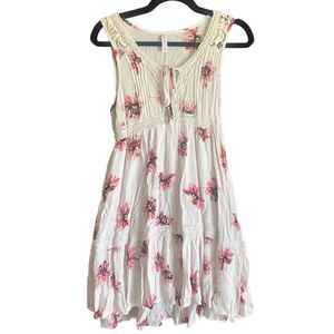 Xhilaration Cream/Pink Floral Mini Dress. Size Medium.